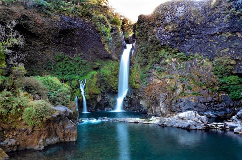 reserve-huilohuilo -cascade-chili Cascade dans la réserve de Huilo Huilo dans la région des lacs - Chili | Au Tigre Vanillé