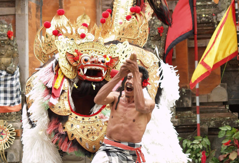 Cérémonie religieuse à Bali, Indonésie