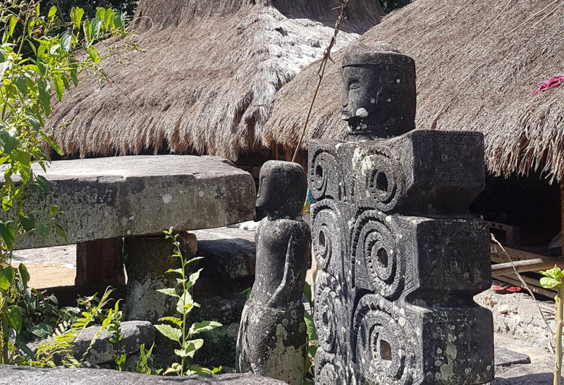 indonesie-sumba-stele-esprit