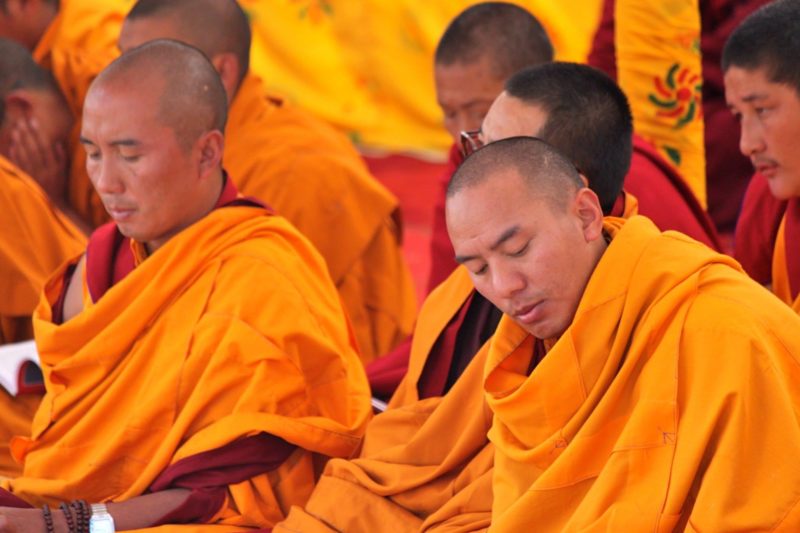 Bhoutan, des moines étudient les textes sacrés
