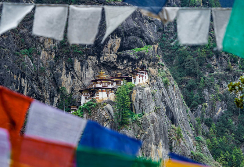 Bhoutan, monastère de Paro Taktsang perché dans les falaises