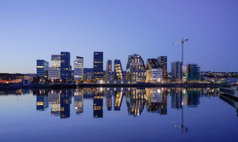 norvege-oslo-grattes-ciels Oslo, Norvège, gratte-ciels vus depuis le fjord