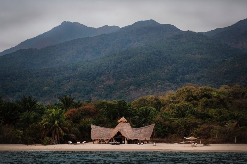 plage-montagnes-mont-mahale-tanzanie