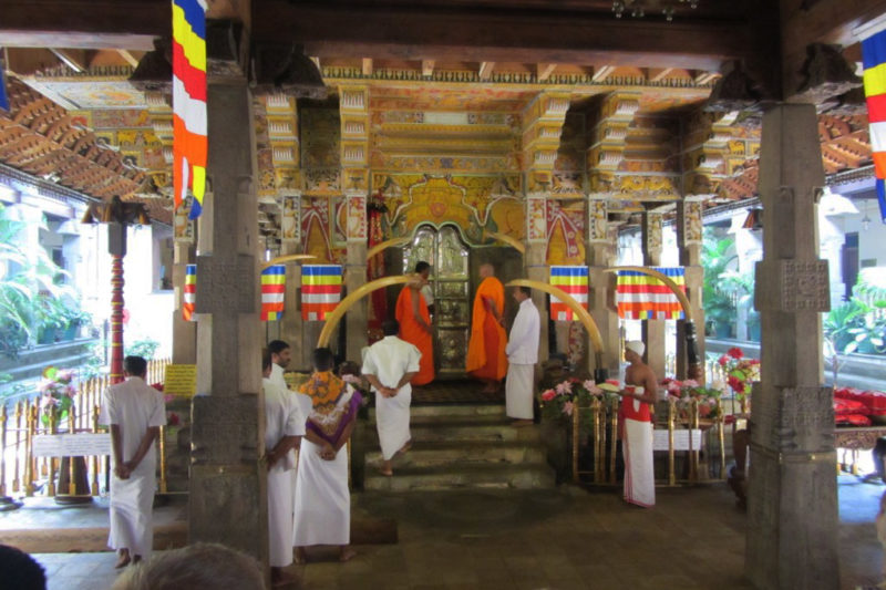 kandy-temple-de-la-dent-sri-lanka
