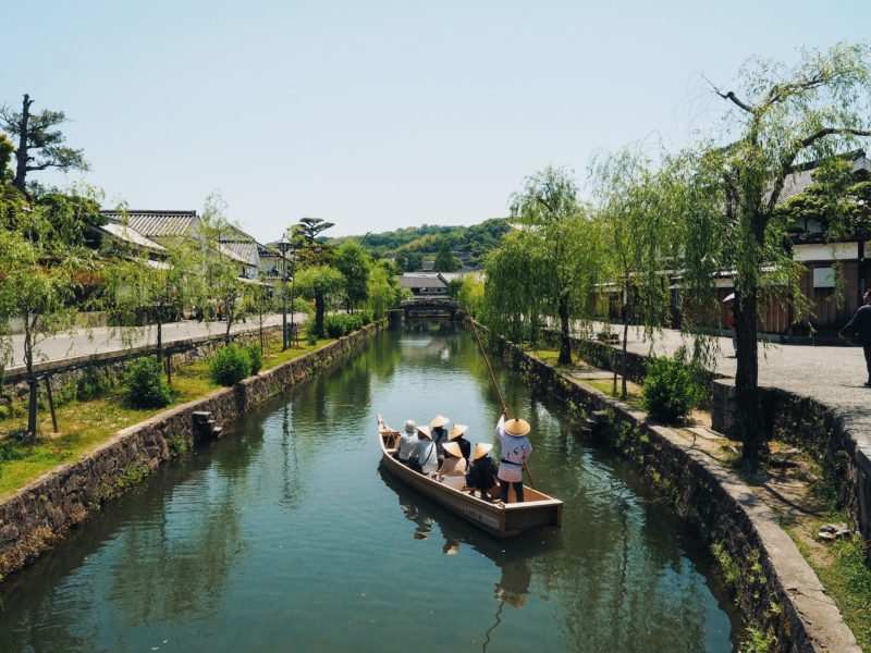 kurashiki-bikan-canal-barque-japon