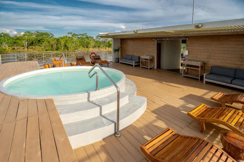 piscine-bateau-croisiere-amazonie bateau croisiere amazonie piscine