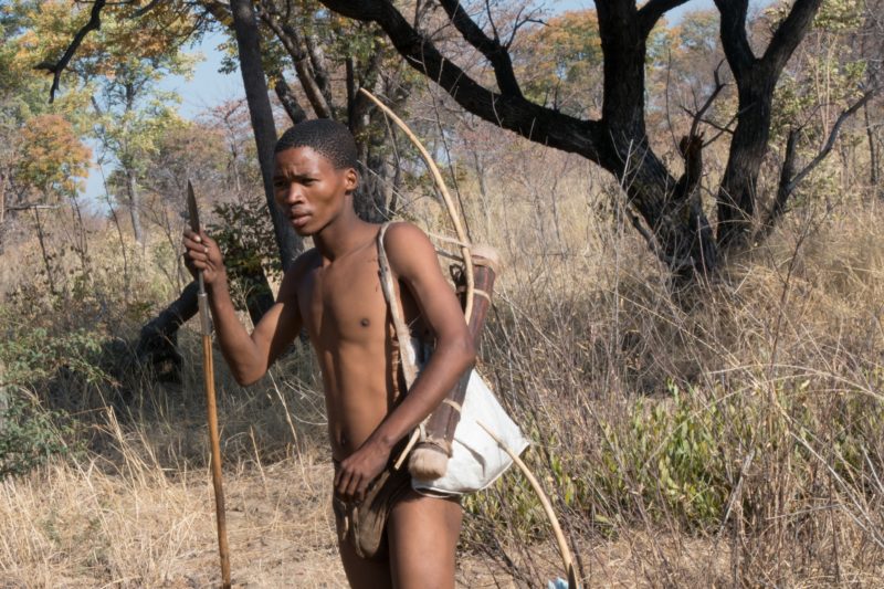 Kalahari,,Namibia,-,Sep,11,,2016:,A,Member,Of,San Peuple San en Afrique du Sud