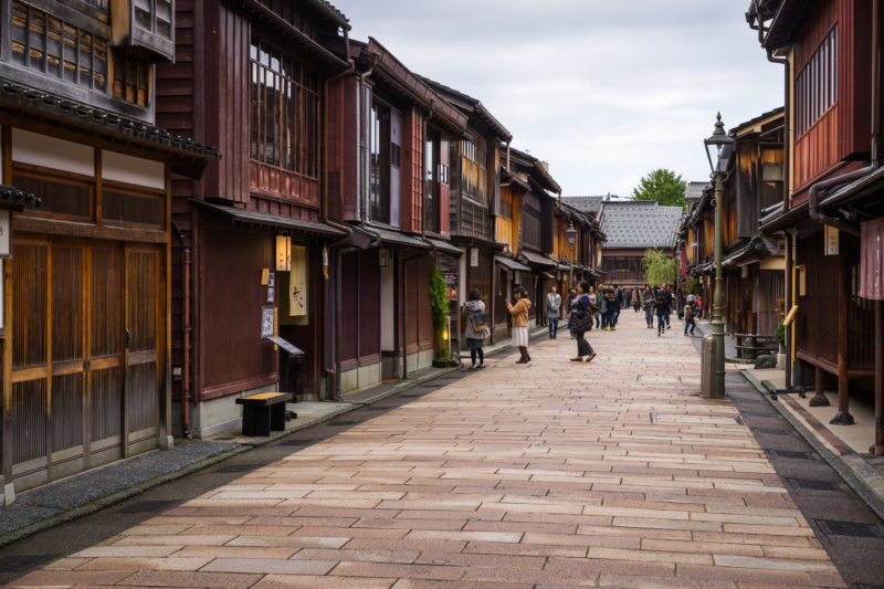 Une ruelle à Kanazawa au Japon